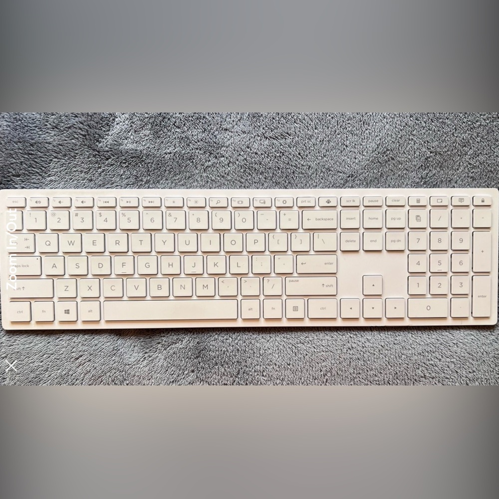 HP Wireless White Keyboard NWOT